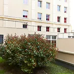 Kyriad Eco - - La Defense 2* Suresnes