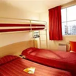 Kyriad Eco - - La Defense 2* Suresnes