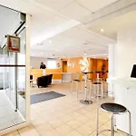 Kyriad Eco - - La Defense 2*
