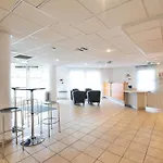 Kyriad Eco - - La Defense Otel