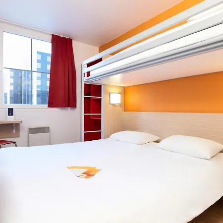 Premiere Classe Paris Ouest - Pont De Suresnes