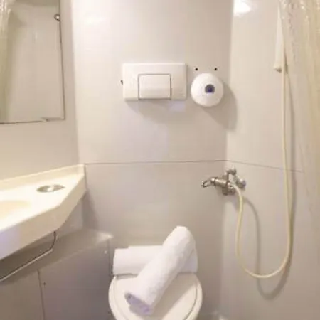 Hotel Kyriad Eco - - La Defense Suresnes