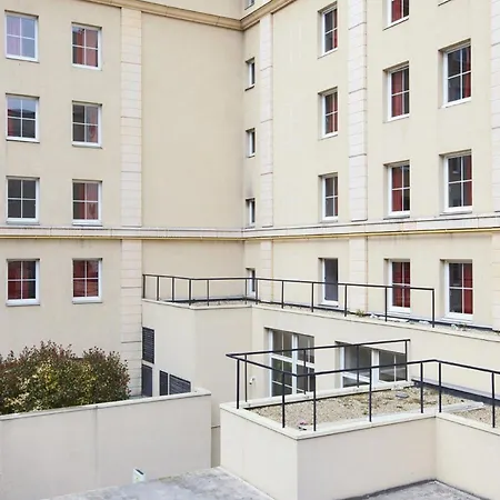 Kyriad Eco - - La Defense Hotel Suresnes