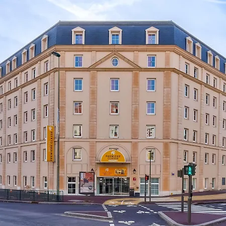 Kyriad Eco - - La Defense Hotel Suresnes