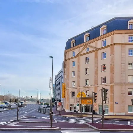 Hotel Kyriad Eco - - La Defense Suresnes