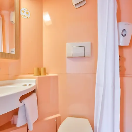 Kyriad Eco - - La Defense