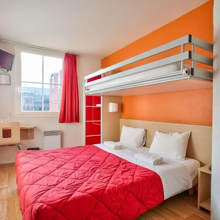 Hotel Kyriad Eco - - La Defense
