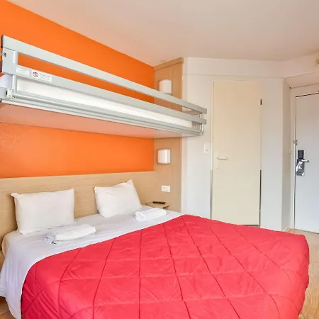 Hotel Kyriad Eco - - La Defense