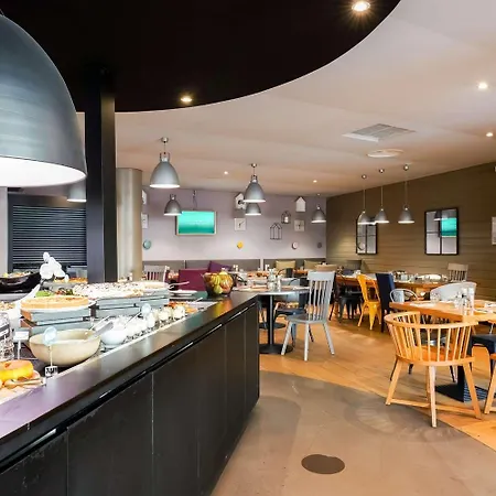 Hotel Kyriad Eco - - La Defense Suresnes