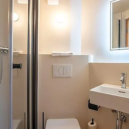 Hotel Kyriad Eco - - La Defense