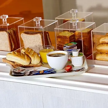 Hotel Kyriad Eco - - La Defense