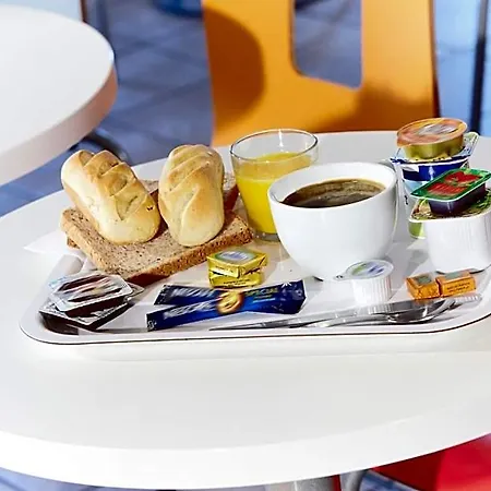 Kyriad Eco - - La Defense Hotel