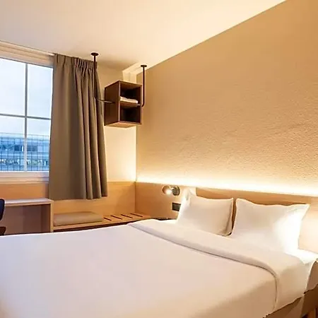 Kyriad Eco - - La Defense
