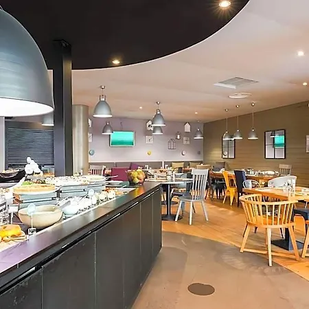 Kyriad Eco - - La Defense 2* Suresnes