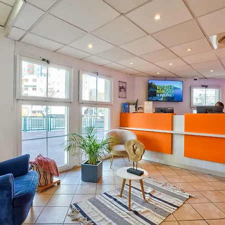Hotel Kyriad Eco - - La Defense