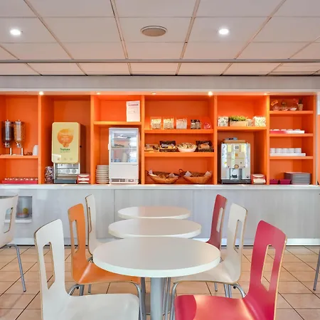 Kyriad Eco - - La Defense 2* Suresnes