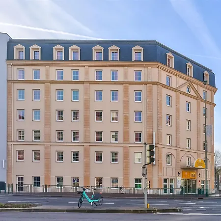 Kyriad Eco - - La Defense Hotel