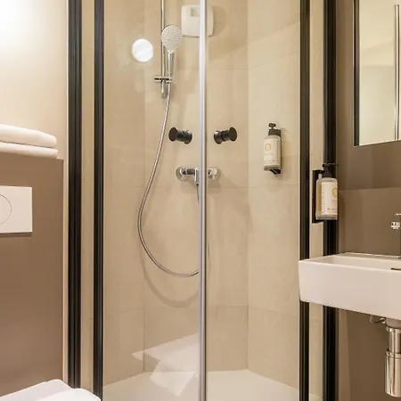 Kyriad Eco - - La Defense Hotel