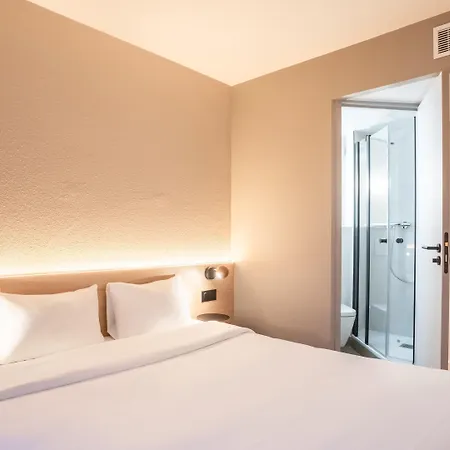 Kyriad Eco - - La Defense Hotel