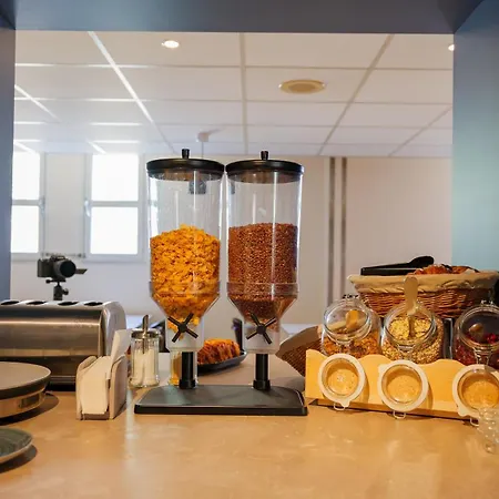 Hotel Kyriad Eco - - La Defense 2*
