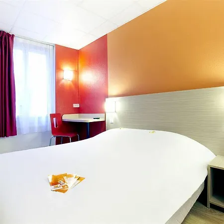 Kyriad Eco - - La Defense 2* Suresnes