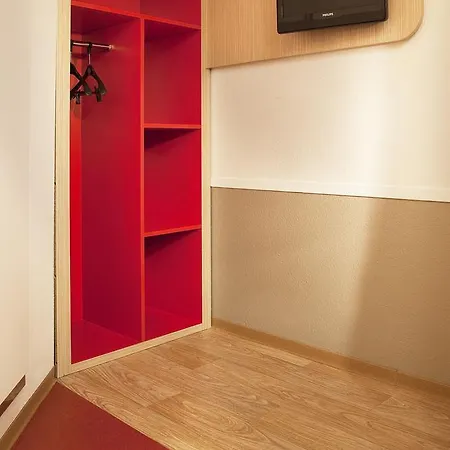 Kyriad Eco - - La Defense 2*