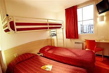 Kyriad Eco - - La Defense 2* Suresnes
