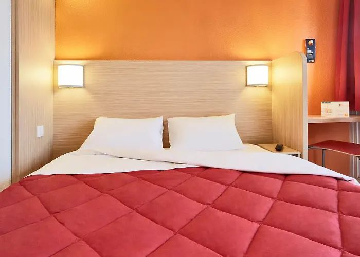 Premiere Classe Paris Ouest Pont De Suresnes Hotel