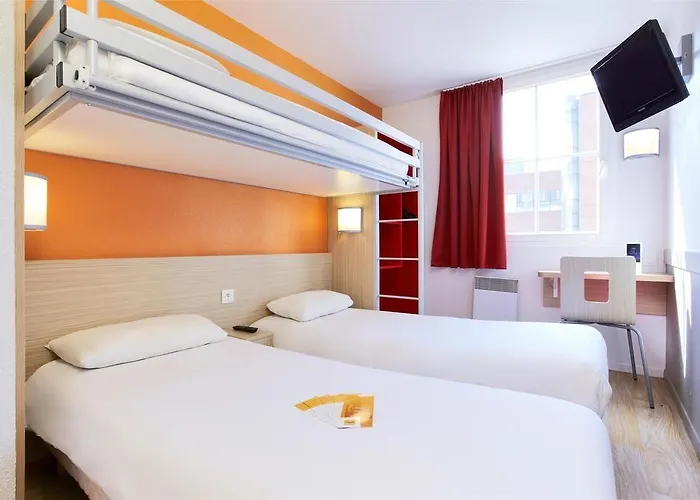 Kyriad Eco - Suresnes - La Defense Otel Suresnes