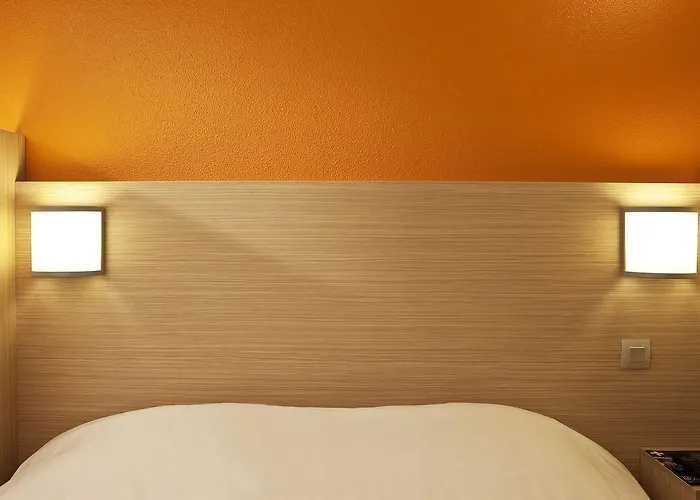 Kyriad Eco - Suresnes - La Defense 2*