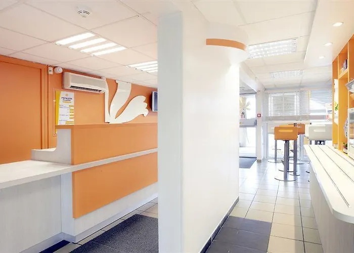 Ξενοδοχείο Kyriad Eco - Suresnes - La Defense 2*