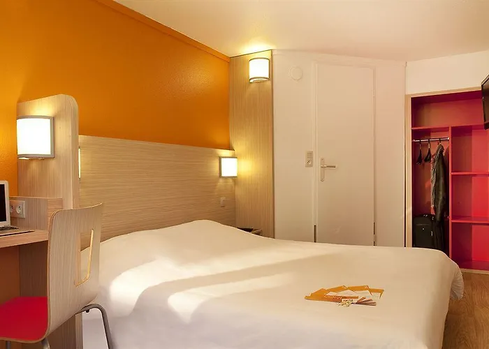 Kyriad Eco - Suresnes - La Defense Otel 2*