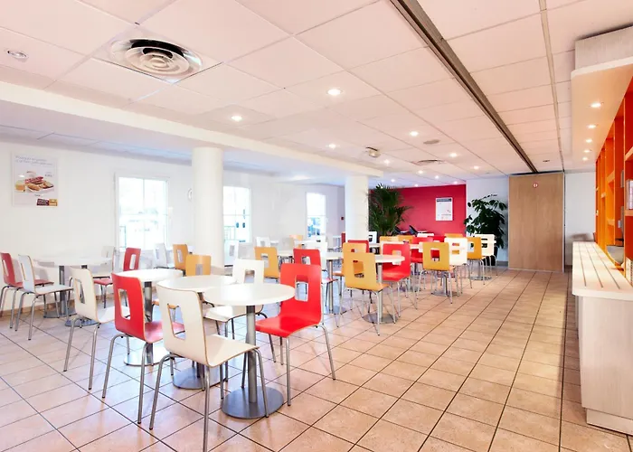 Kyriad Eco - Suresnes - La Defense 2* Suresnes