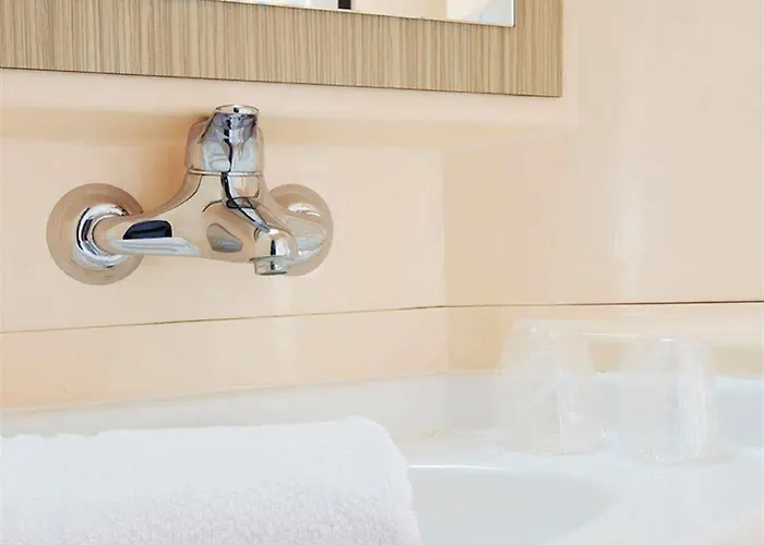 Hotel Premiere Classe Paris Ouest - Pont De